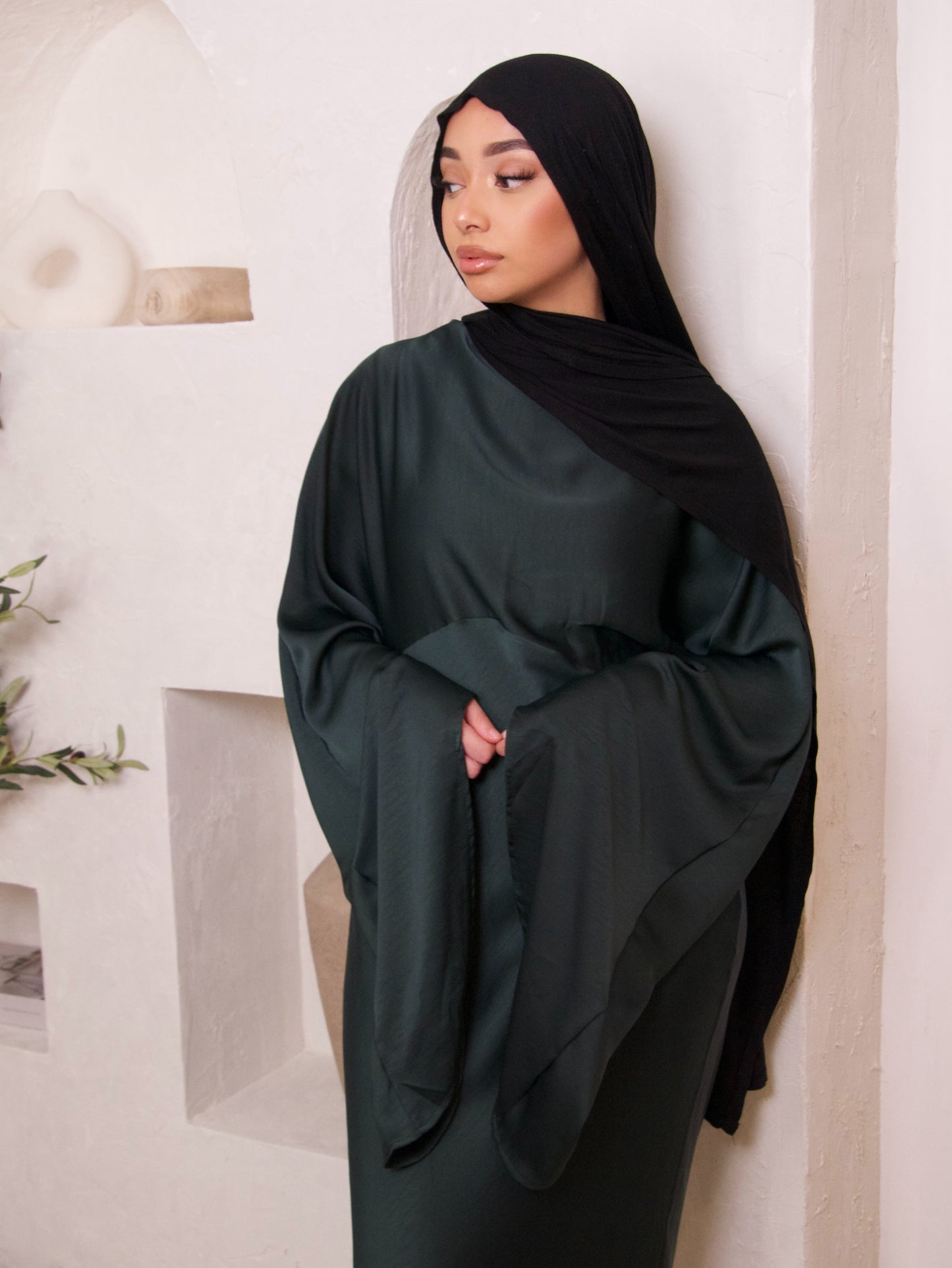 ABAYA SATINEE VERT EMERAUDE